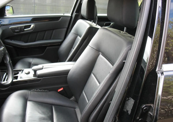 Mercedes-Benz Klasa E cena 62000 przebieg: 176311, rok produkcji 2012 z Warszawa małe 67